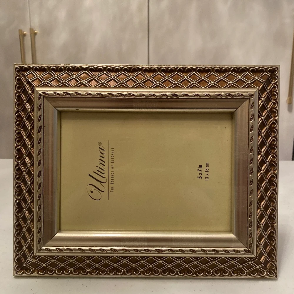 Ultima • Champagne Gold Table Top Picture Frame with Latticework Design